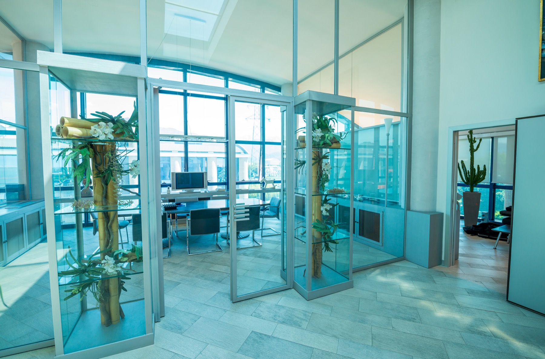 75 Series heavy-duty folding glass door system