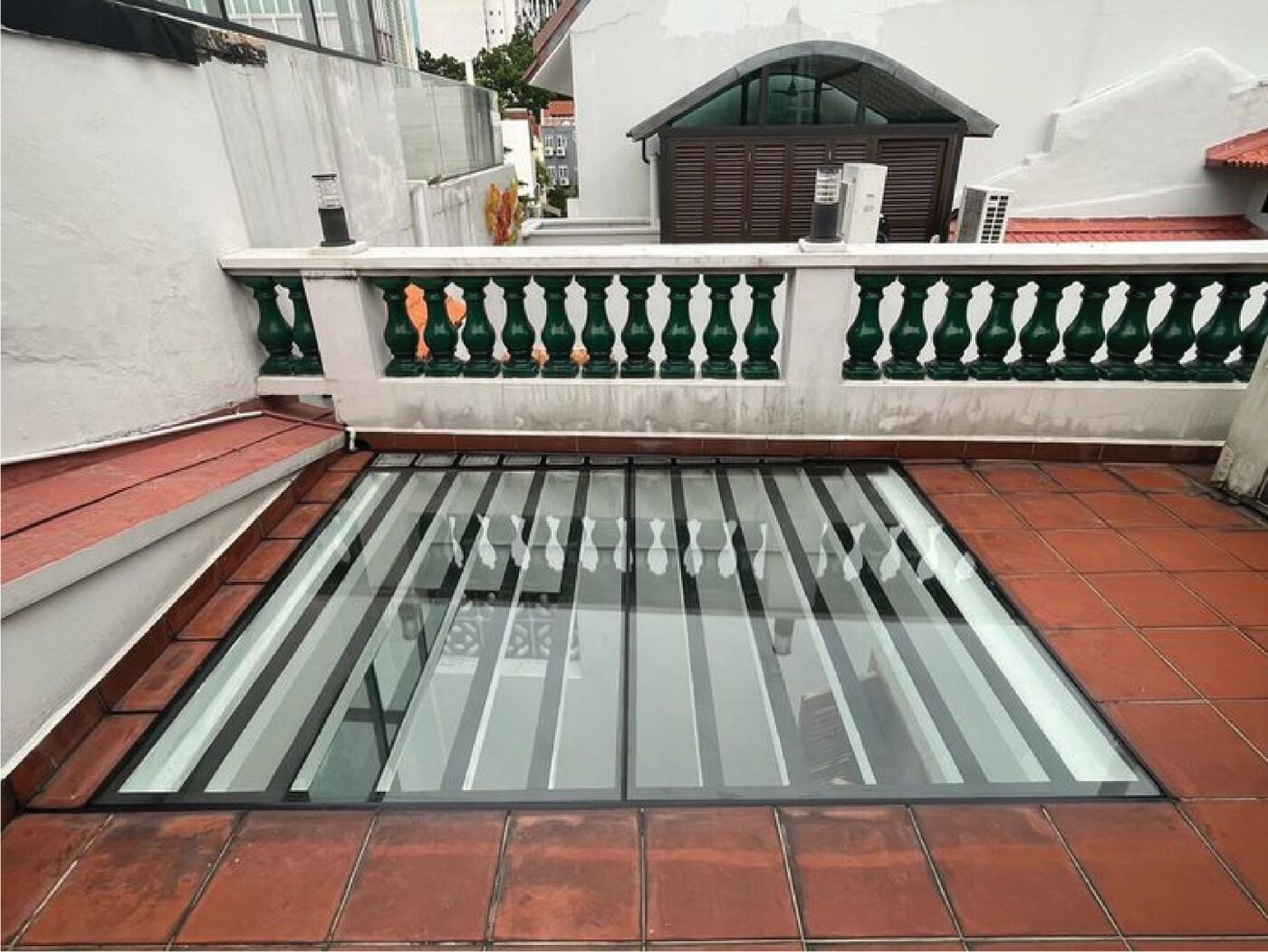 Glass skylight and overhead glazing system